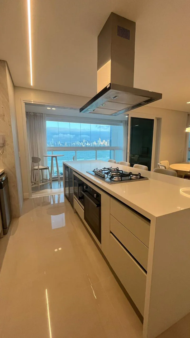 Apartamento em Pioneiros, Balneário Camboriú — foto 1