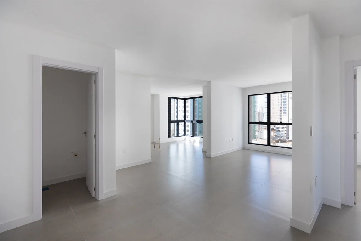 Apartamento em Meia Praia, Itapema — foto 2